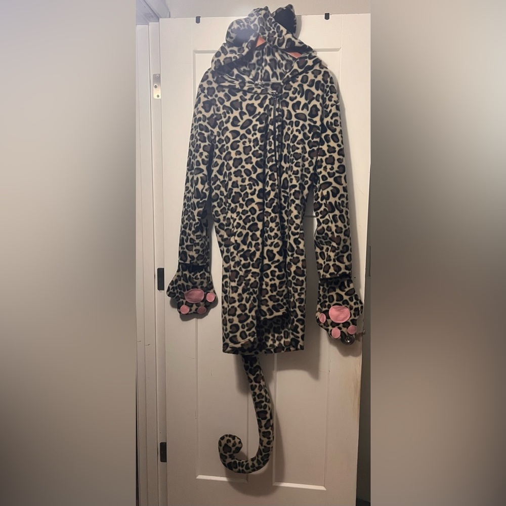 Torrid Leg Avenue Cozy Leopard 1X/2X 3X/4X Cozy Fleece Halloween Costume - Picture 3 of 9